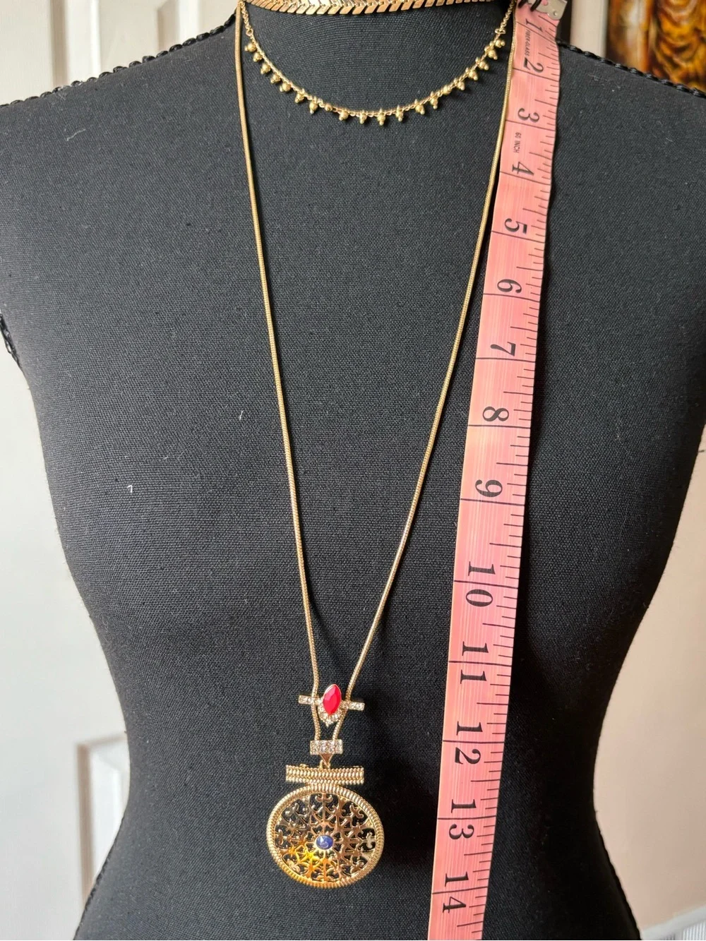 Guess vintage Gold-Tone Multi-Strand Pendant Necklace Multicolor Stones